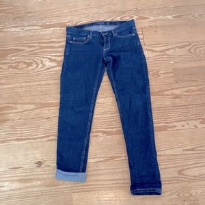 Patagonia, size 28 (6), 98%organic cotton, 2% spandex, slim fit soft indigo wash